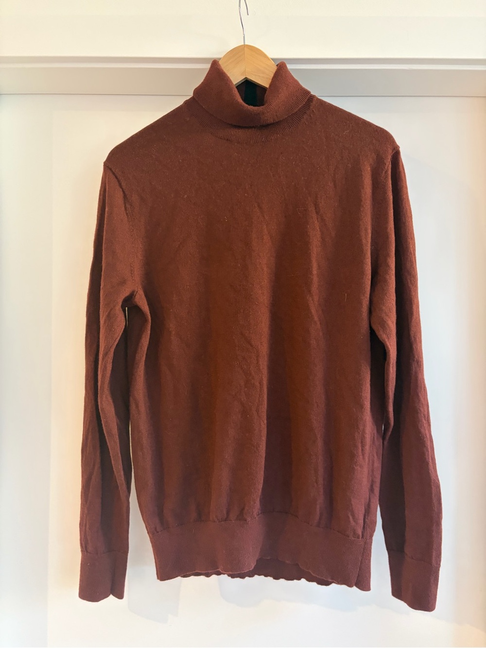 Club Monaco 100% Wool Brown Turtleneck Sweater